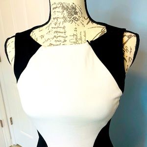 SLEEVELESS BLACK & WHITE GUESS BY MARCIANO DRESS ..